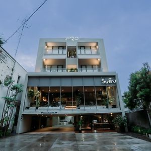 Jiro Hotel