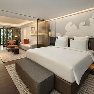 Exclusive Family Room 1 King Size Bed 1 Flip Bed Garden View
